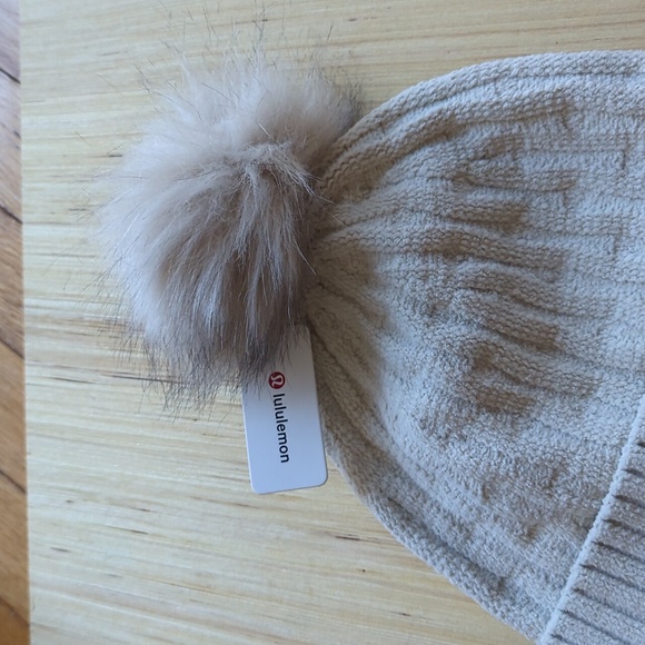 NWY Lululemon Natural Ivory Cable Knit Pom Beanie - Picture 3 of 6
